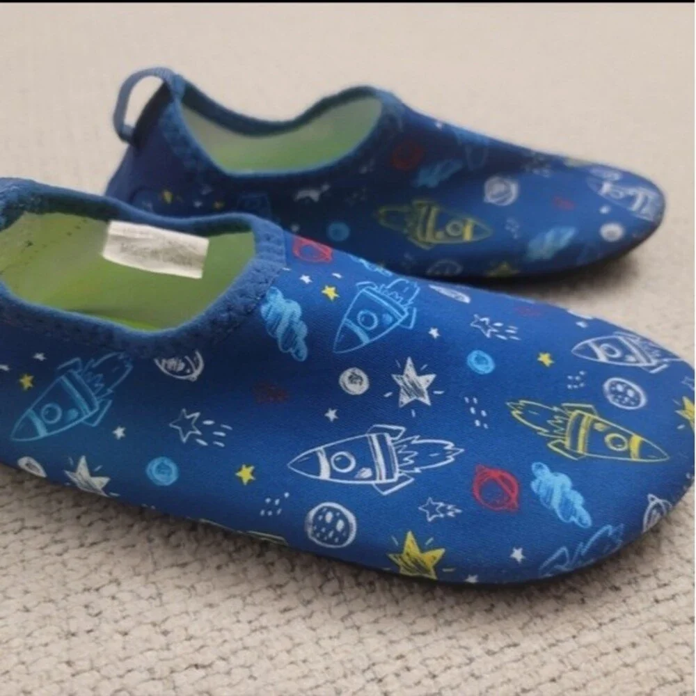 HIITAVE Water Shoes Kids fast drying rubber sole traction non slip with Rockets